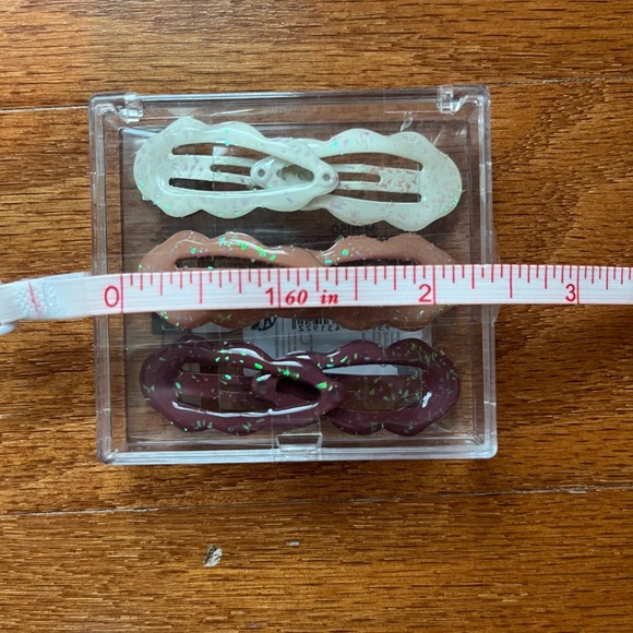 Miniso Glitter Hair Clip Set - White, Brown, Burgundy - Picture 3 of 4